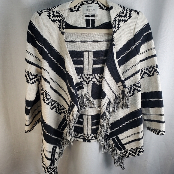 Bershka Outerwear Woven Black and White Fringe Wrap Jacket - Small - Picture 3 of 8